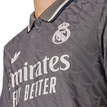 TENUE REAL MADRID 24/25 - AWAY